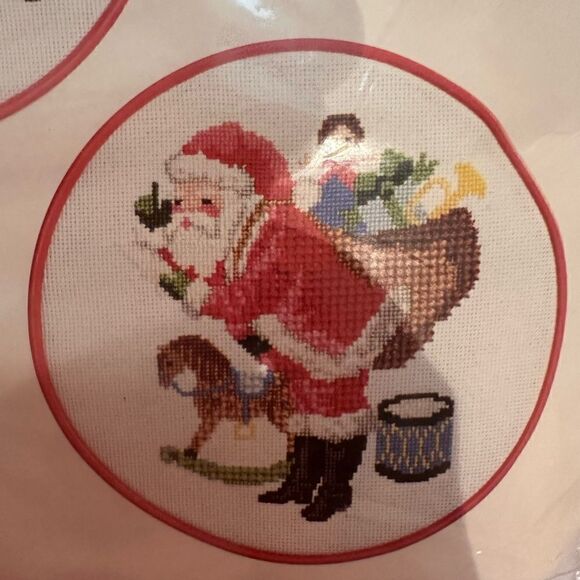 Bernat Vintage Counted Cross Stitch Kit Wee Hours Santa Christmas Craft DIY - Picture 4 of 6